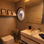 Oeko Budget Hausboot Retreat Mondschein ספינת מלון שטראלסונד