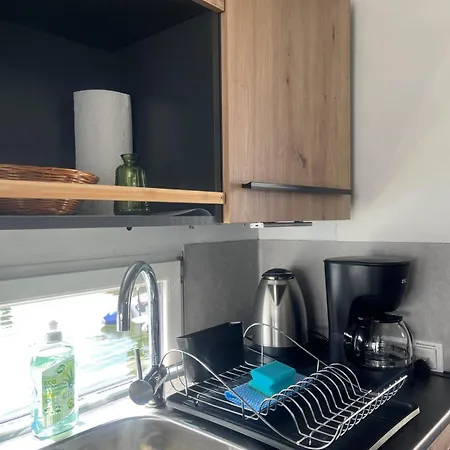 Oeko Budget Hausboot Retreat Mondschein Botel *