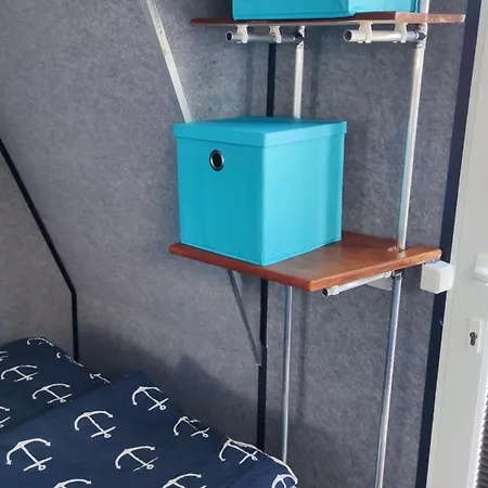 Oeko Budget Hausboot Retreat Mondschein