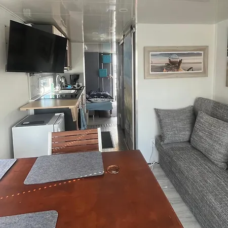 Oeko Budget Hausboot Retreat Mondschein ספינת מלון