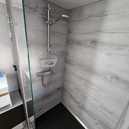 Oeko Budget Hausboot Retreat Mondschein Botel