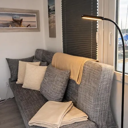 Bateau-hôtel Oeko Budget Hausboot Retreat Mondschein Stralsund