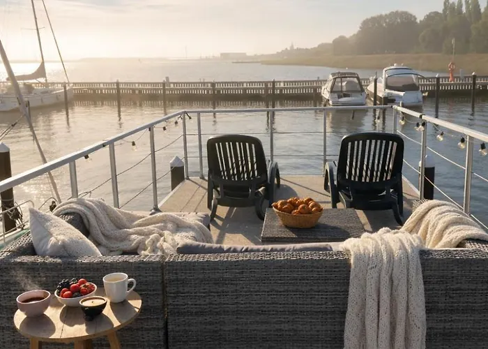 öko Budget Hausboot Retreat Mondschein Stralsund